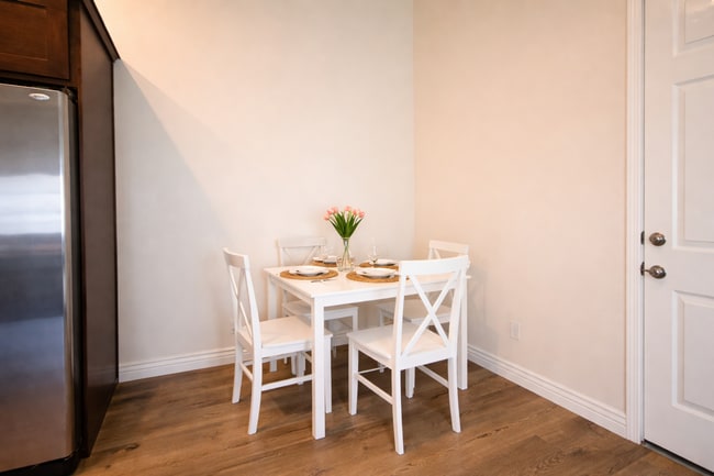 Building Photo - Charming 3-Bedroom Condo in Franklin Park – Prime Provo Location
