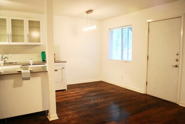 Foto del edificio - 1503 W 9th St