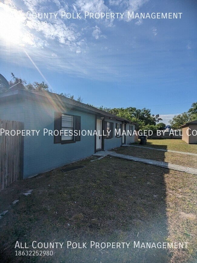 Building Photo - Spacious & Affordable! Lakeland 2 Bedroom ...