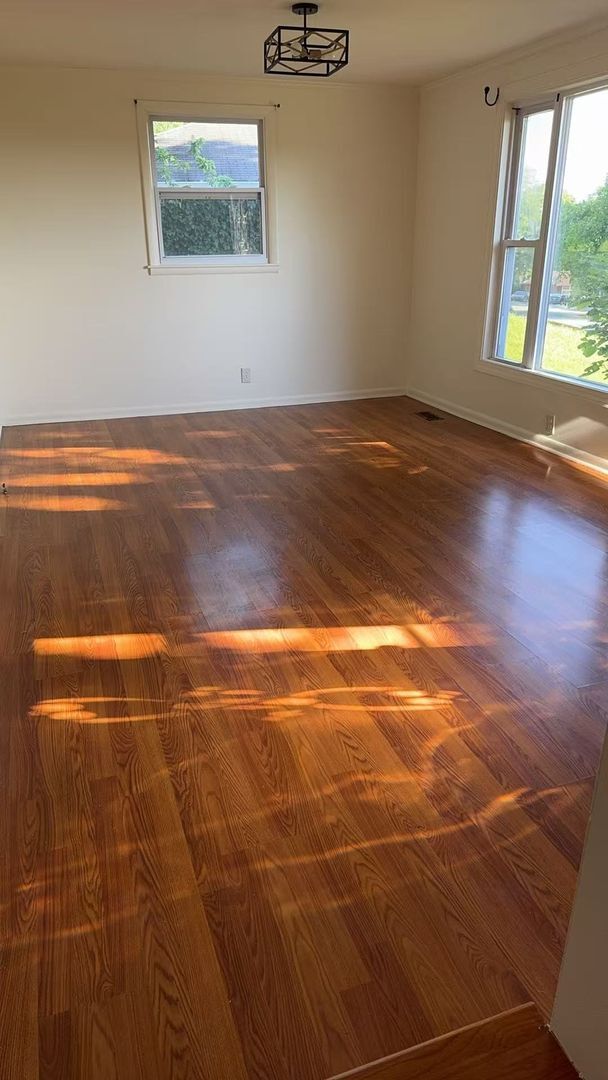 Building Photo - 3 Bedroom House Available for Immediate mo...