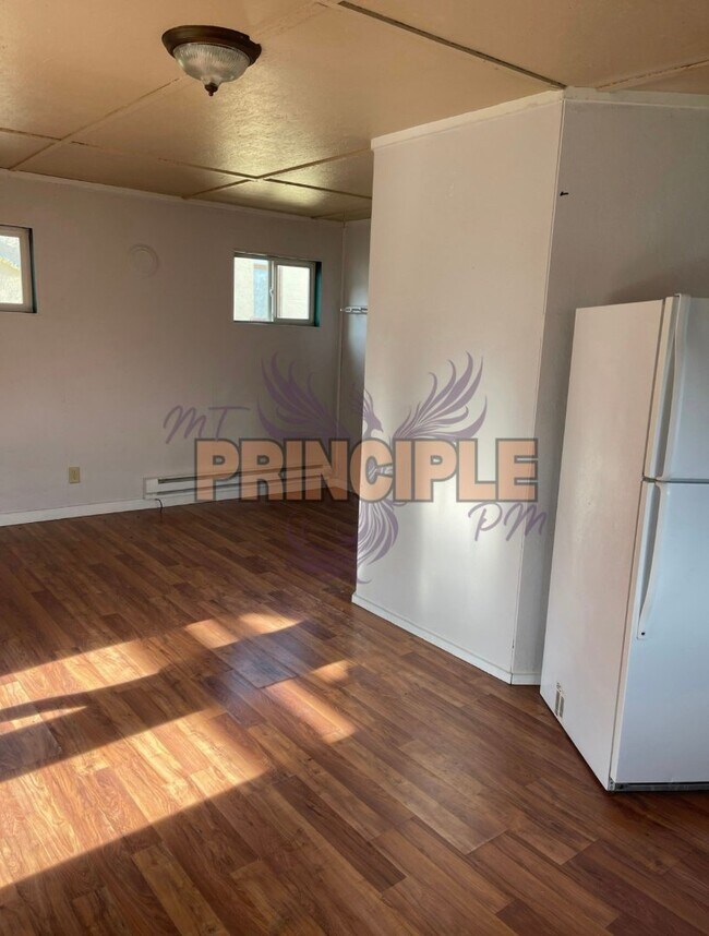 Foto del edificio - 715-719 W 6th St