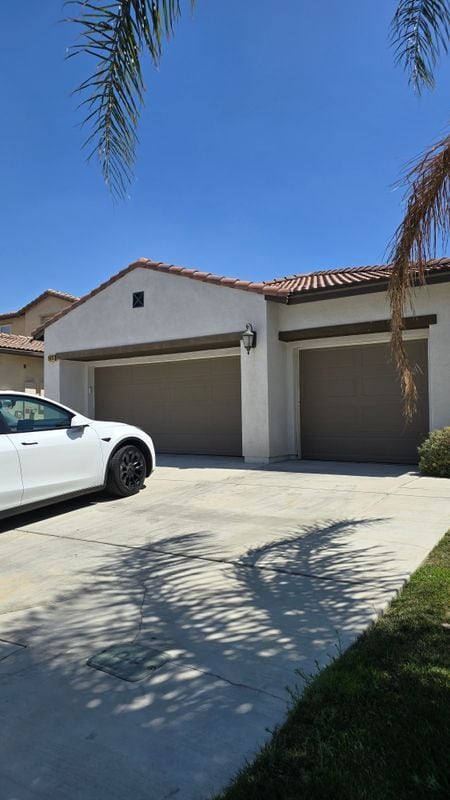 Building Photo - 5013 Clematis Ct