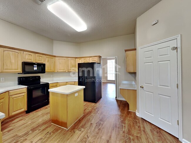 Foto del edificio - 5530 Alexis Forest Ln