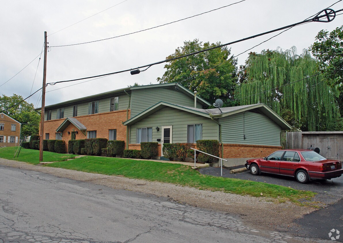 Building Photo - 825 Ivywood St