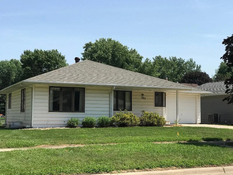 303 Locust St, Hospers, IA 51238 House Rental in Hospers, IA