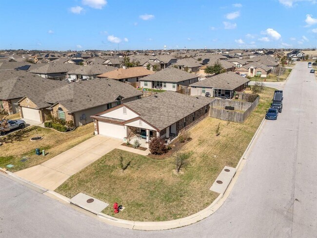 Foto del edificio - 137 Hematite Ln