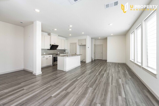 Building Photo - 208 Spring Hill Rd