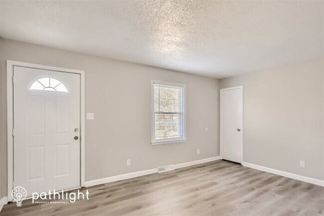 Building Photo - 103 Pikes Peak Dr, Columbia, TN, 38401