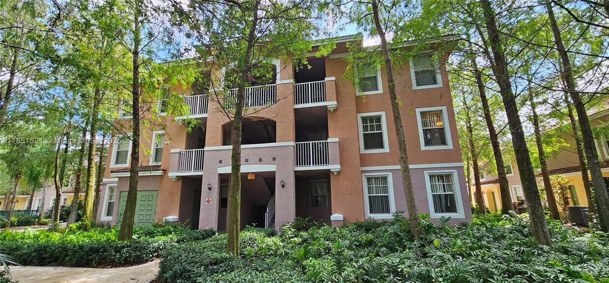 Foto principal - 6590 W Sample Rd