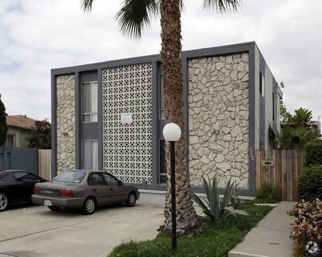 Building Photo - 3204 Collier Ave