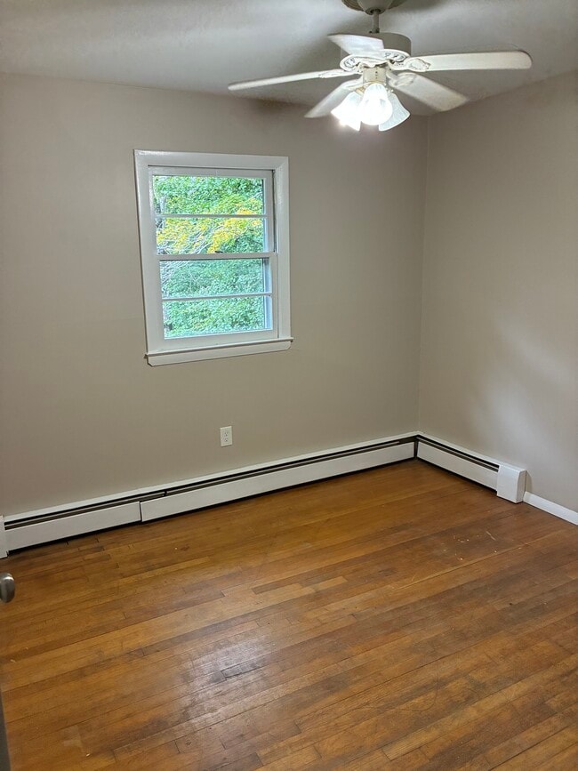 Building Photo - 508 Plain Hill Rd
