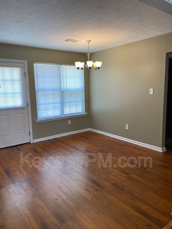 Foto del edificio - 3612 Pebble Creek Dr