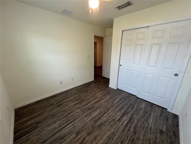 Foto del edificio - 26463 Sandhill Blvd