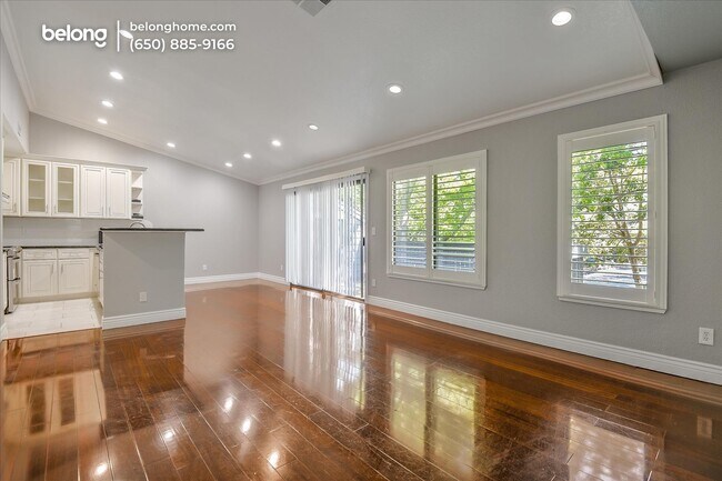Building Photo - 7112 Cross Creek Cir