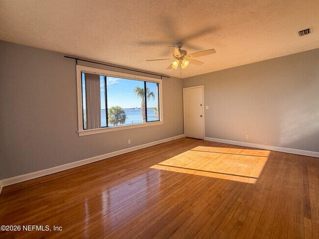 Foto del edificio - 1733 River Rd