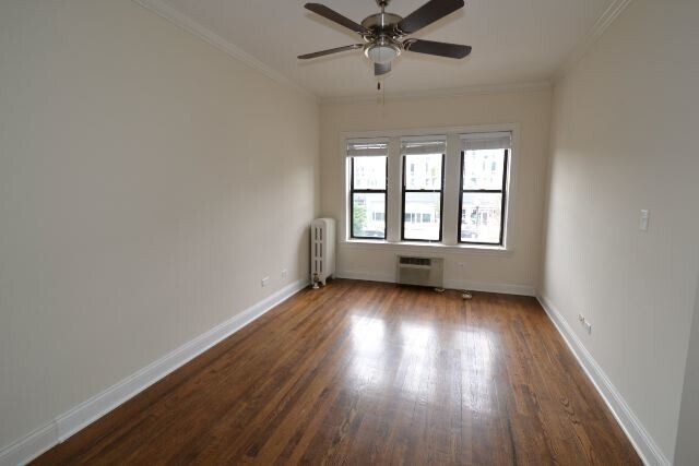 Building Photo - 746 W Addison St