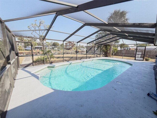 Foto del edificio - 818 Bayview Dr