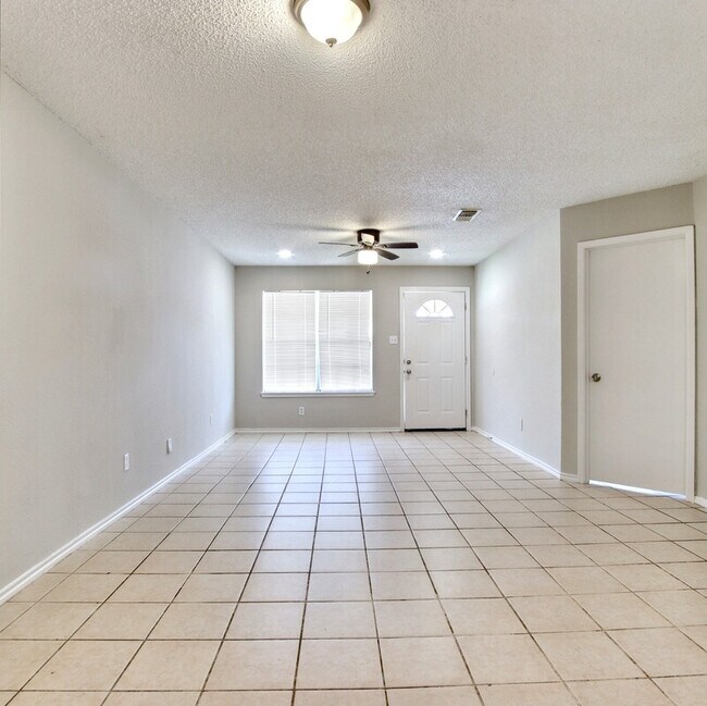 Foto del edificio - 1722 Fitzgerald Ct