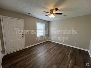 Building Photo - 1437 Ireland Dr