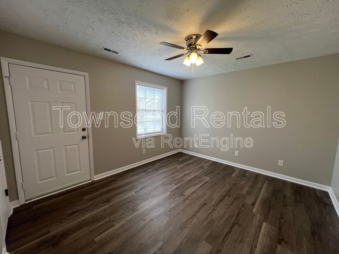 Primary Photo - 1437 Ireland Dr