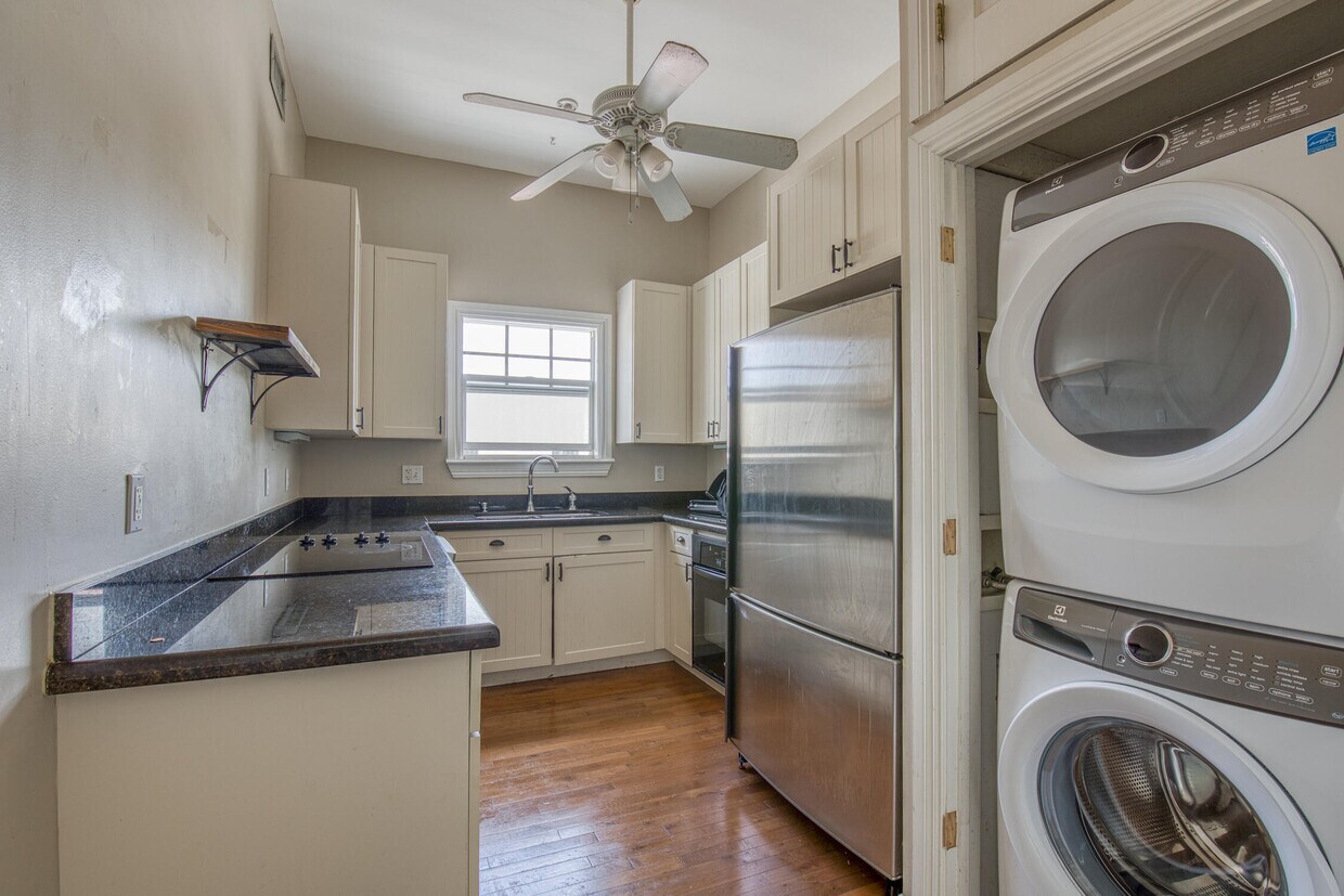 205 N Federal Hwy, Lake Worth, FL 33460 Townhome Rentals in Lake