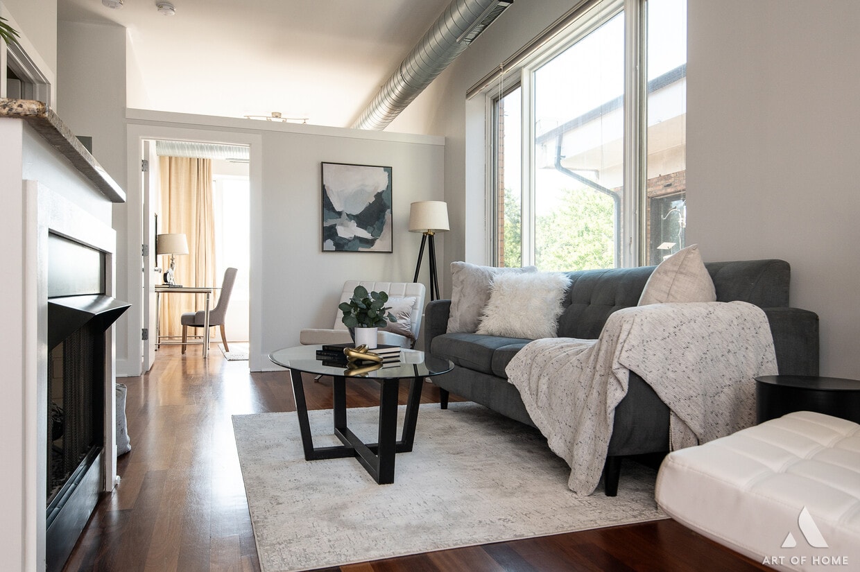 Living Room - 4751 N Artesian Ave #409