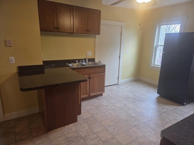 Foto del edificio - 12 Connors St