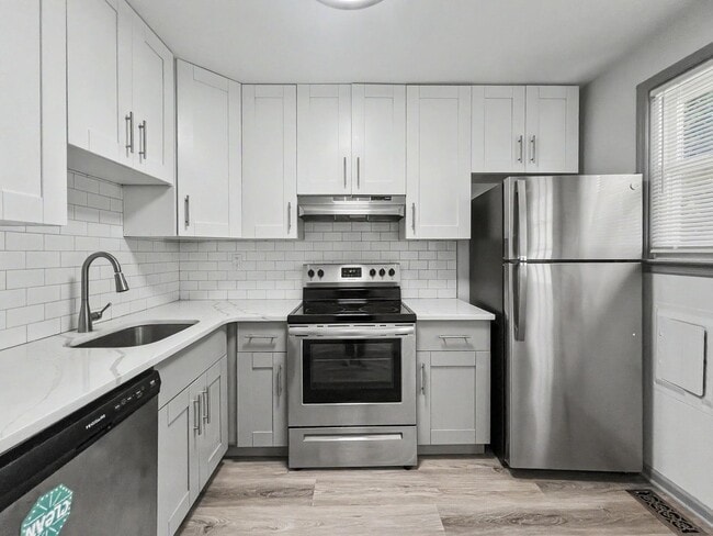 Interior Photo - 200 E. Maple Avenue