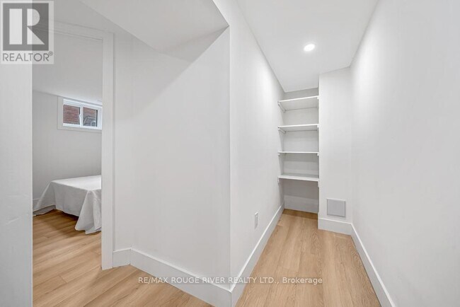 Photo du bâtiment - 1341 Park Rd S