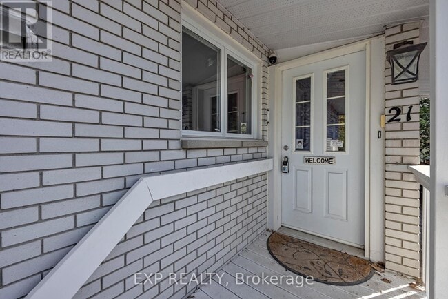 Building Photo - 21 Southview Crescent
