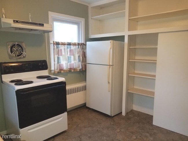 Building Photo - 1 br, 1 bath Apartment - 5 Waywood Pl
