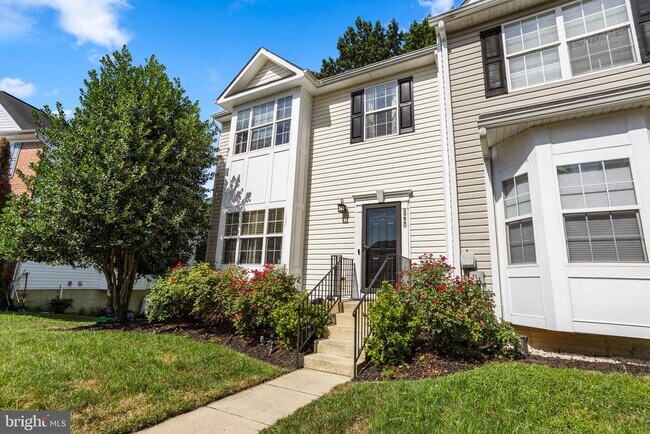 Foto del edificio - 8220 Silverton Ct
