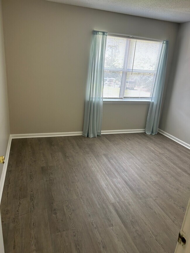 Foto del edificio - 748 Elaine St