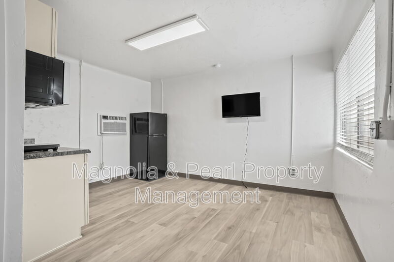 201 S Main St Unit 1, Homedale, ID 83628 Condo for Rent in Homedale