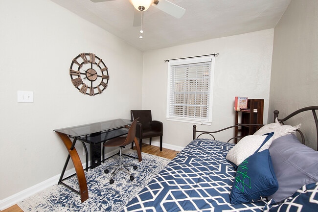 2nd Bedroom - 2914 Davis Street