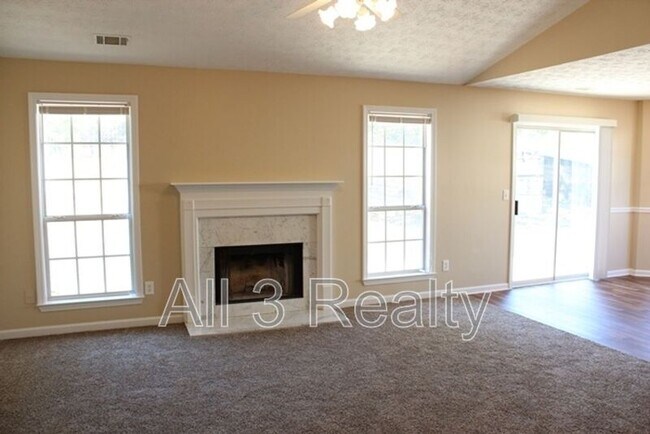 Building Photo - 100 Oak Hill Dr