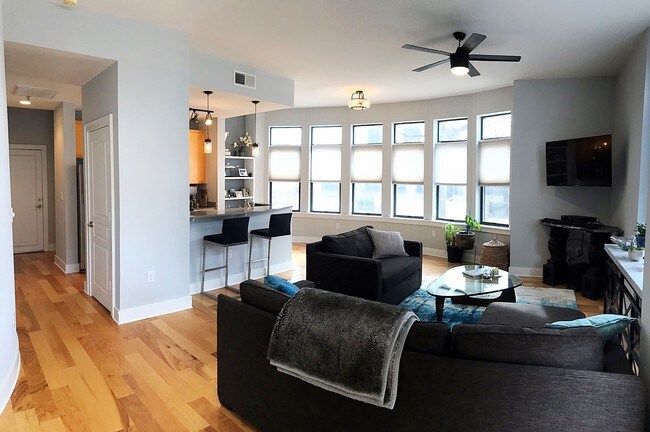 Building Photo - 115 E Park Ave