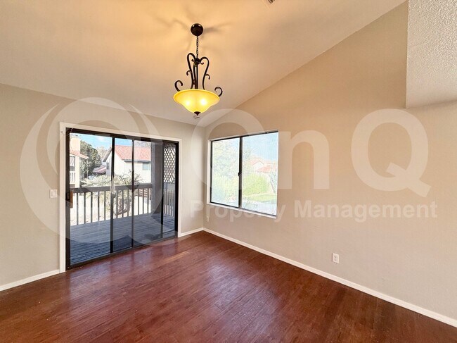 Building Photo - 1220 W Sea Crest Dr