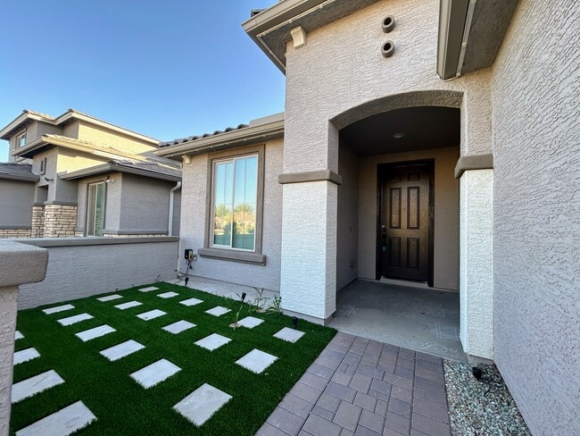 Foto del edificio - 8909 W Missouri Ave