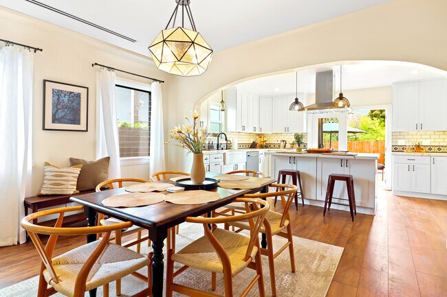Foto del edificio - 2402 W Silver Lake Dr