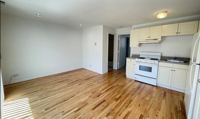 Foto del edificio - 1544 W Chestnut St
