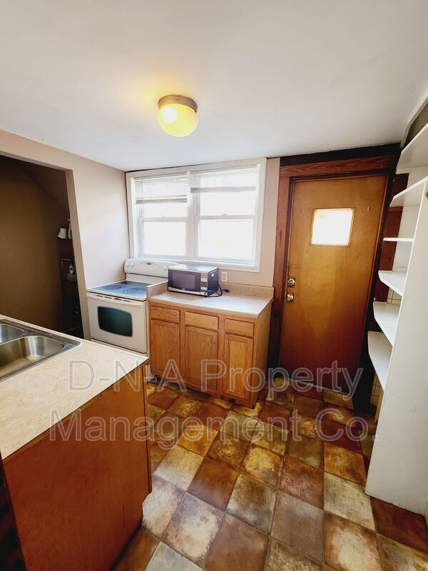 Building Photo - 118 S Courtland St