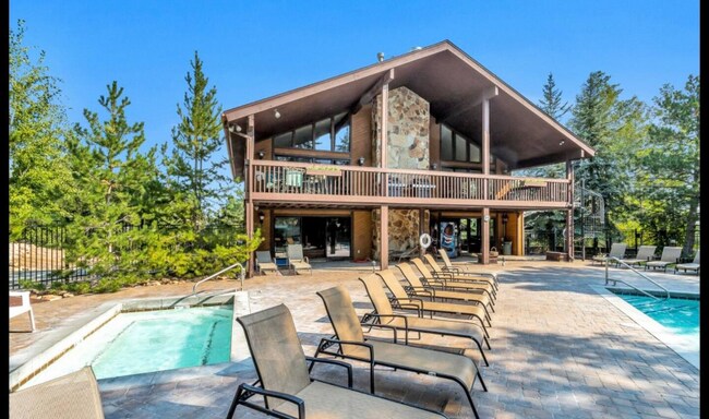 Building Photo - 2025 Canyons Resort Dr