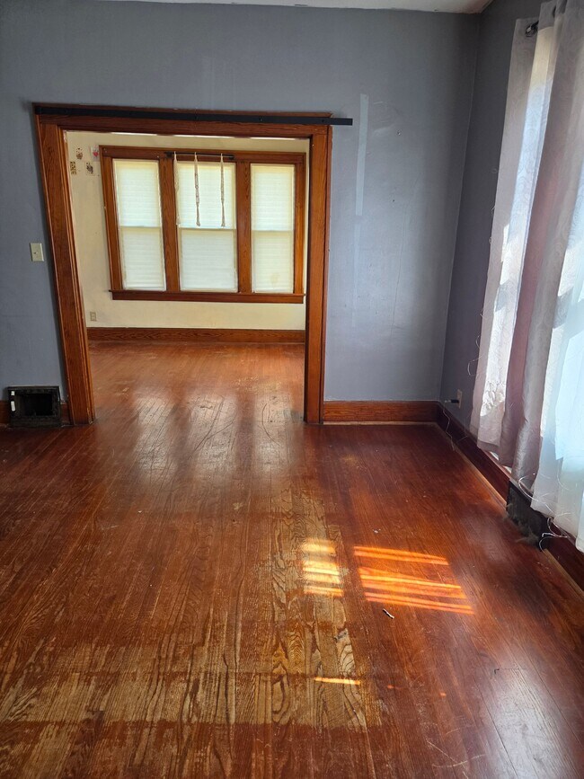 Foto del edificio - 1012 Wescott Ave