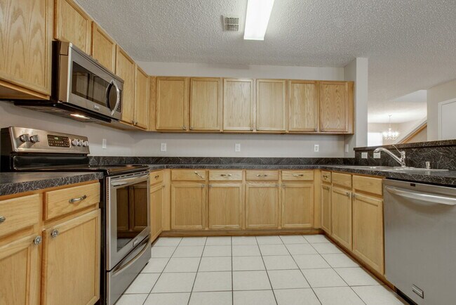 Building Photo - 10024 Chapel Rock Dr