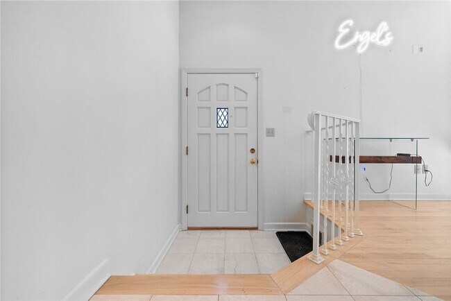 Foto del edificio - 302 Kingsberry Cir