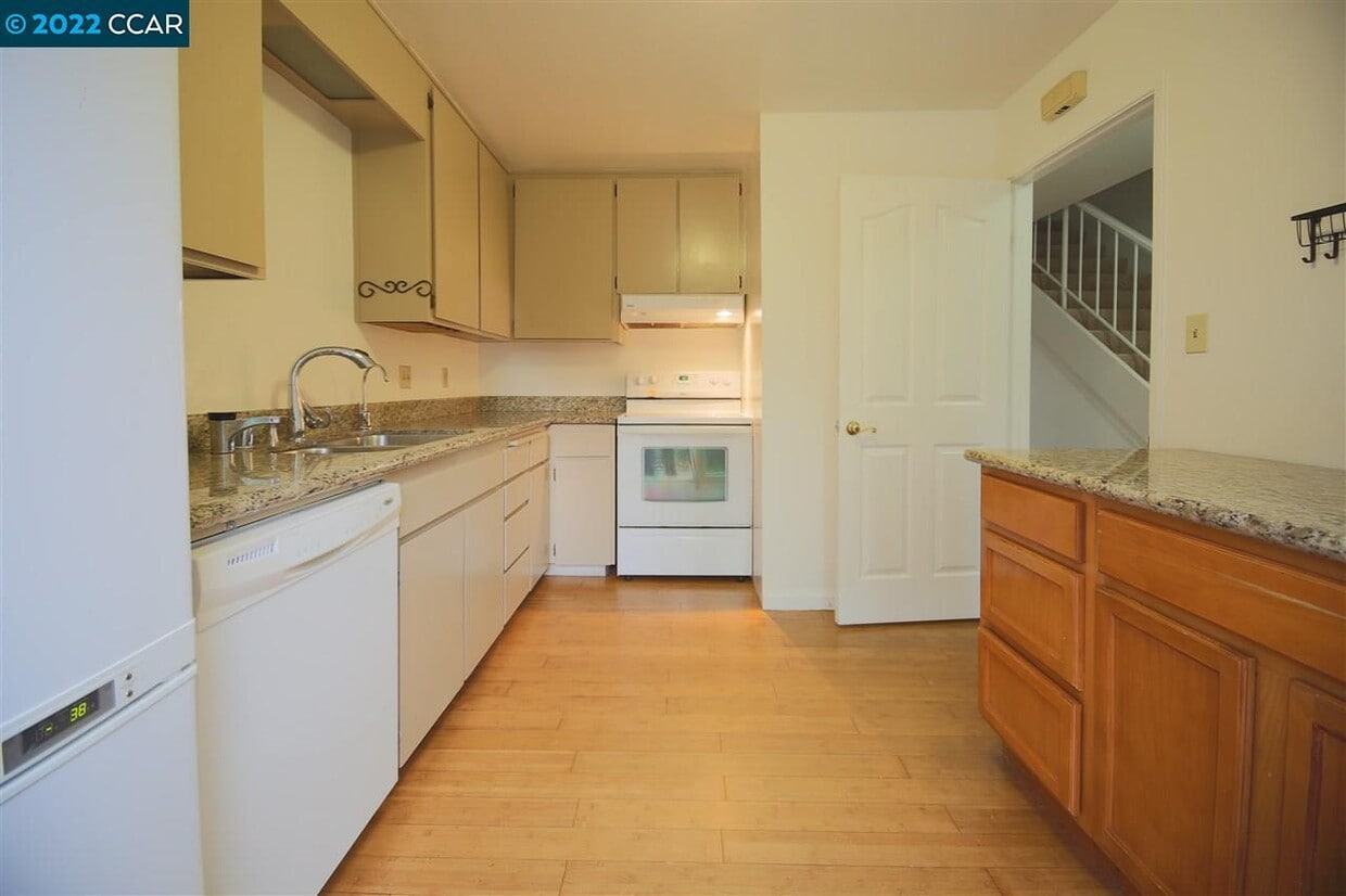 2129 Ascot Dr Unit 3, Moraga, CA 94556 Condo for Rent in Moraga, CA