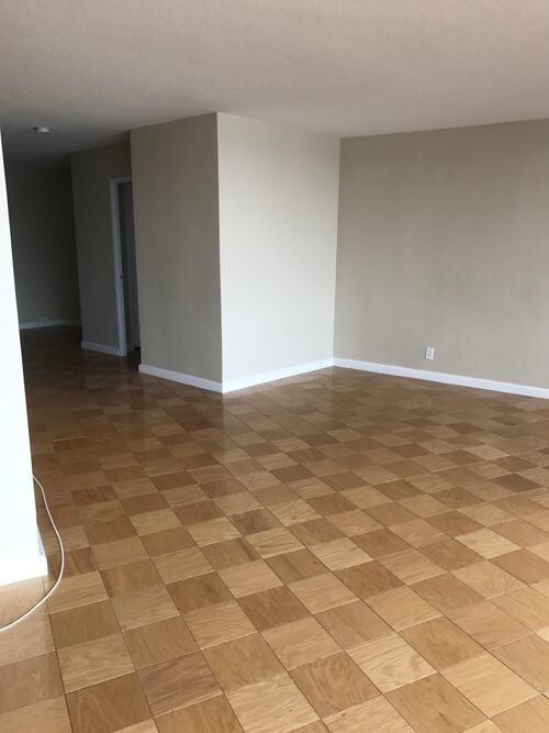 Foto del edificio - 8200 Boulevard E
