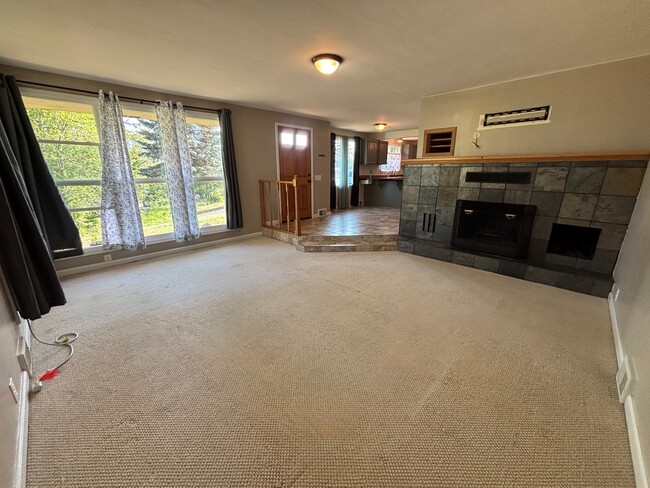 Building Photo - 3604 Madrona St