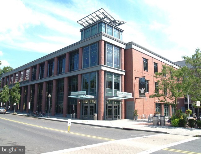 Foto del edificio - 30 MacLean St